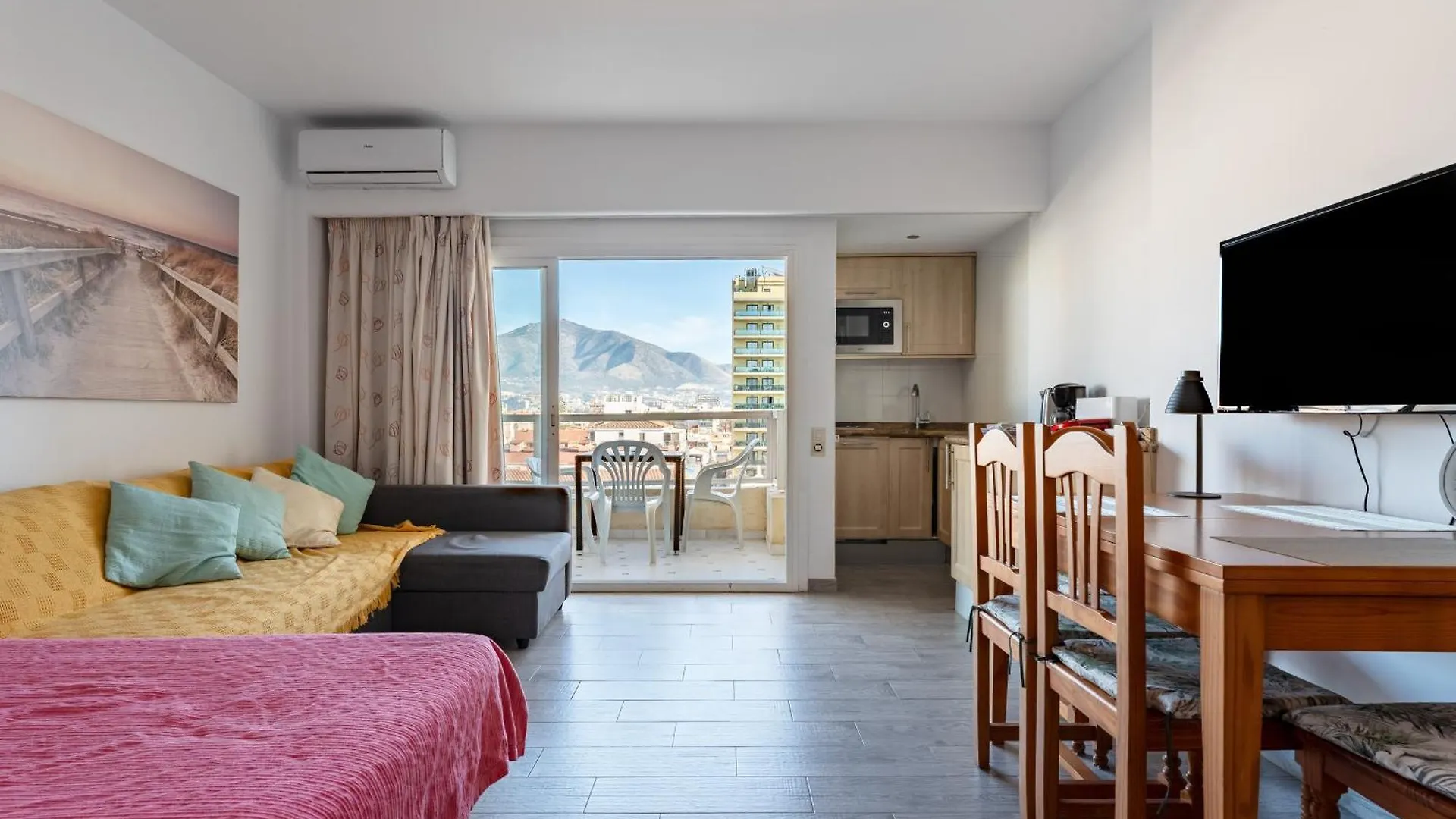 Pyr Studio Apartment Fuengirola